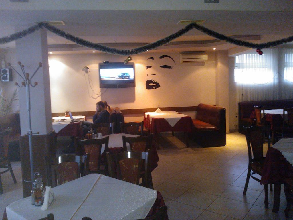 Hotel Tsarevets Asenovgrad Esterno foto