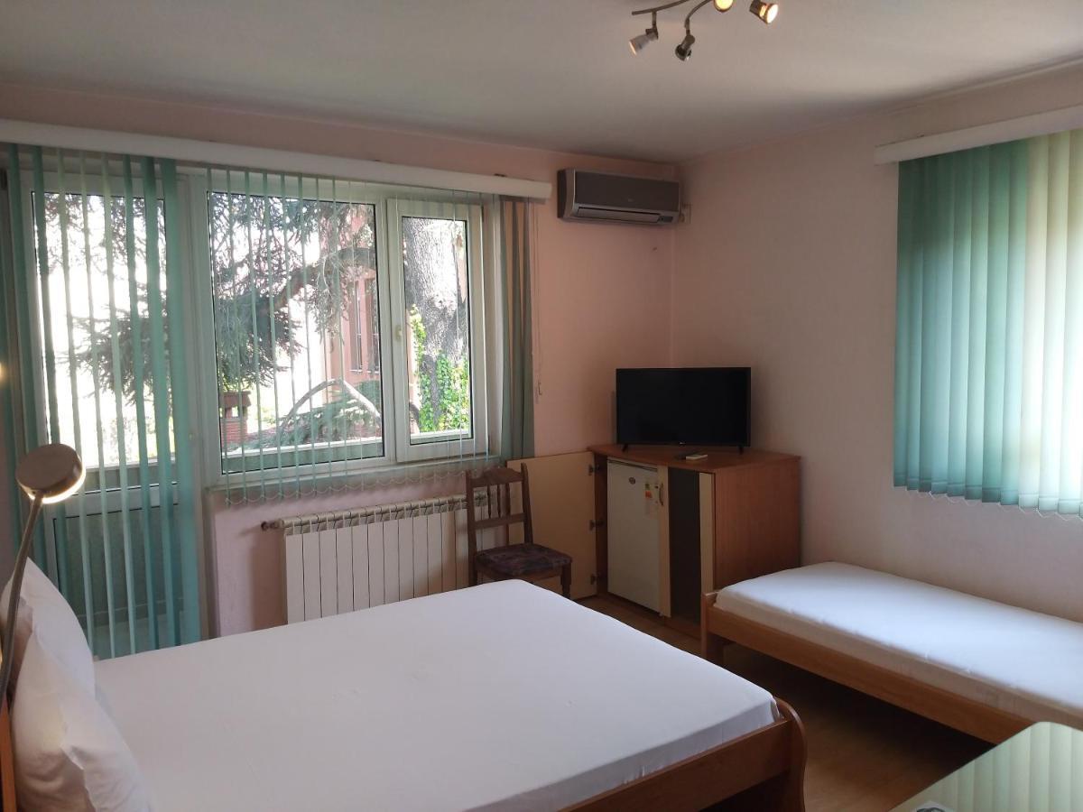 Hotel Tsarevets Asenovgrad Esterno foto