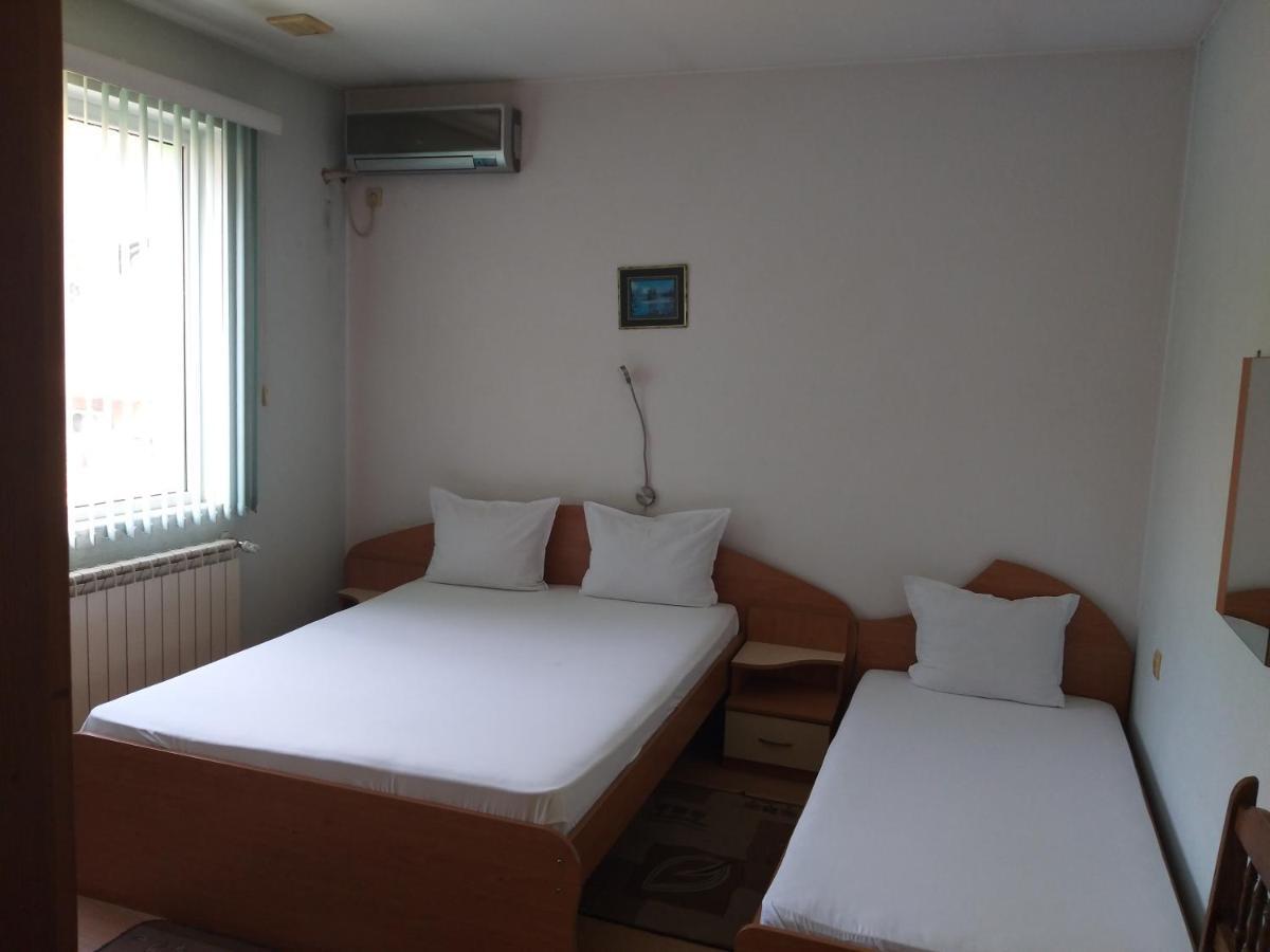 Hotel Tsarevets Asenovgrad Esterno foto